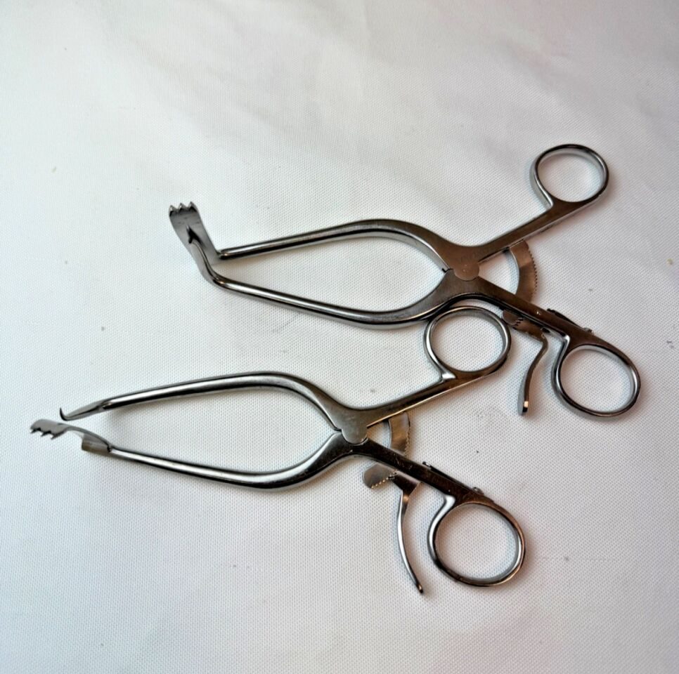 CODMAN NSI Pair of L&R Williams Microdisectomy Retractors 10MMX50MM Blades