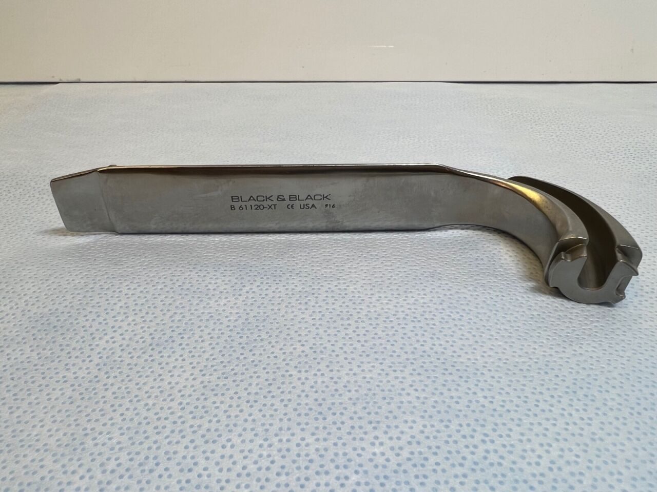 BLACK & BLACK SURGICAL B61120-XT LumiView Fiber Optic Retractor Blade