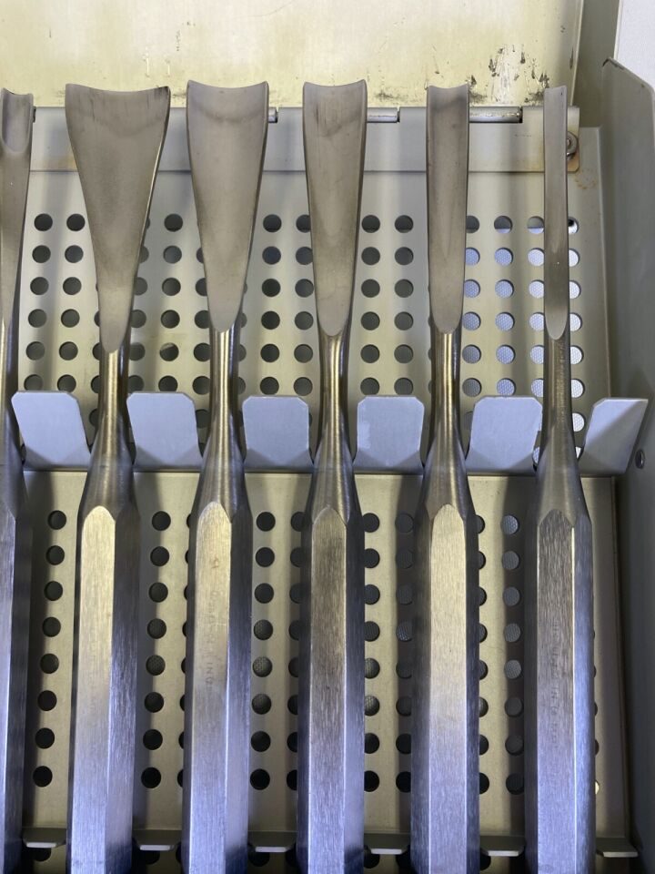 ZIMMER 1128-01 Set of 8 Ultra Cut Cobb Gouges Set w/ Sterilization Case — photo 4
