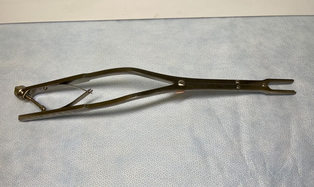 SYNTHES 387.6 Plate Holding Forceps w/ Speed Lock — photo 6