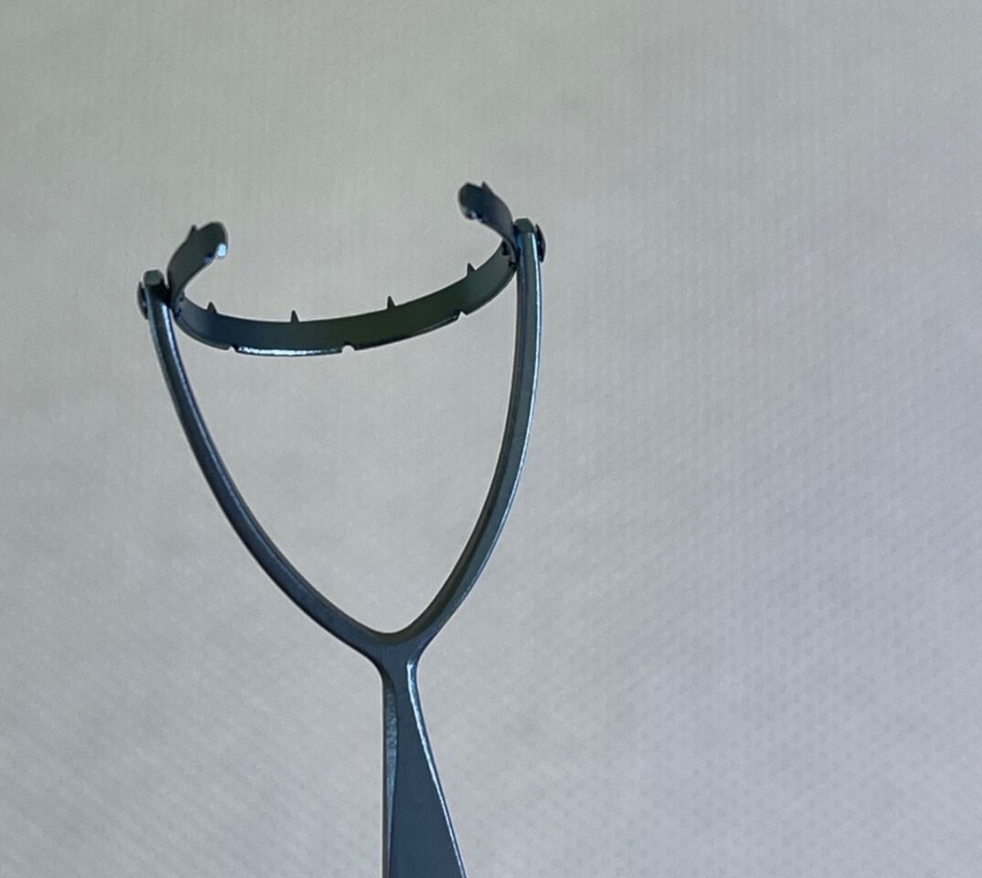 BAUSCH & LOMB ET9020 Titanium 13mm Thornton Fine Fixation Ring Forcep — photo 8