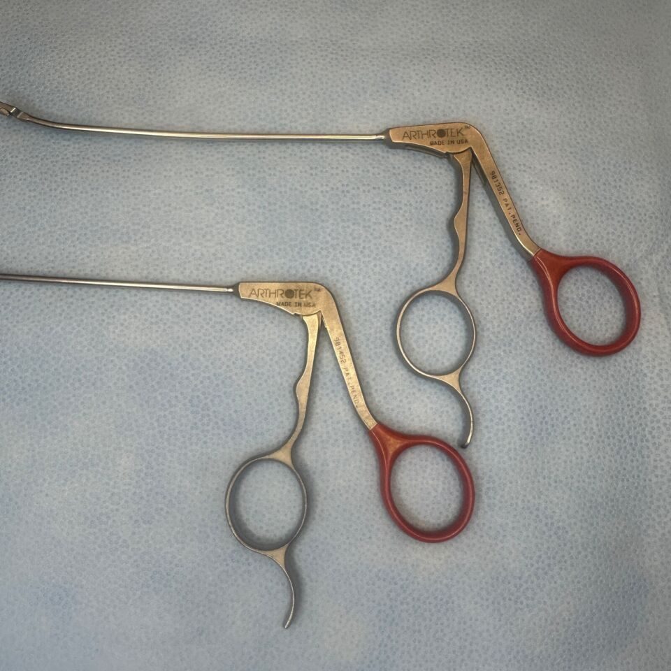 ARTHROTEK 901352 & 901452 Pair of Arthroscopic 2.75mm 15UP L/R Wide BackBiter — photo 2