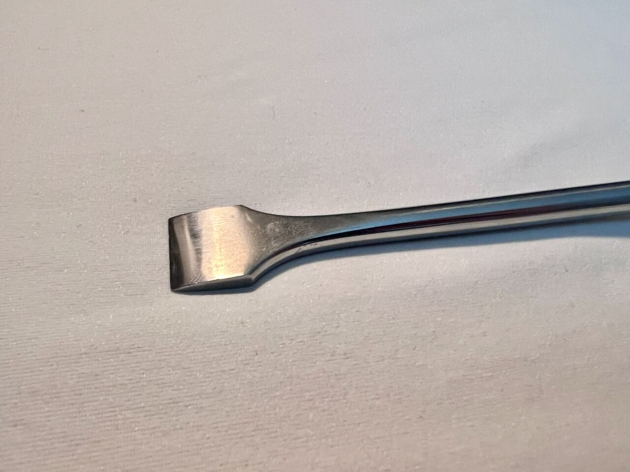 SYNTHES 389.73 Orthopedic Osteotome 18mm Blade — photo 3