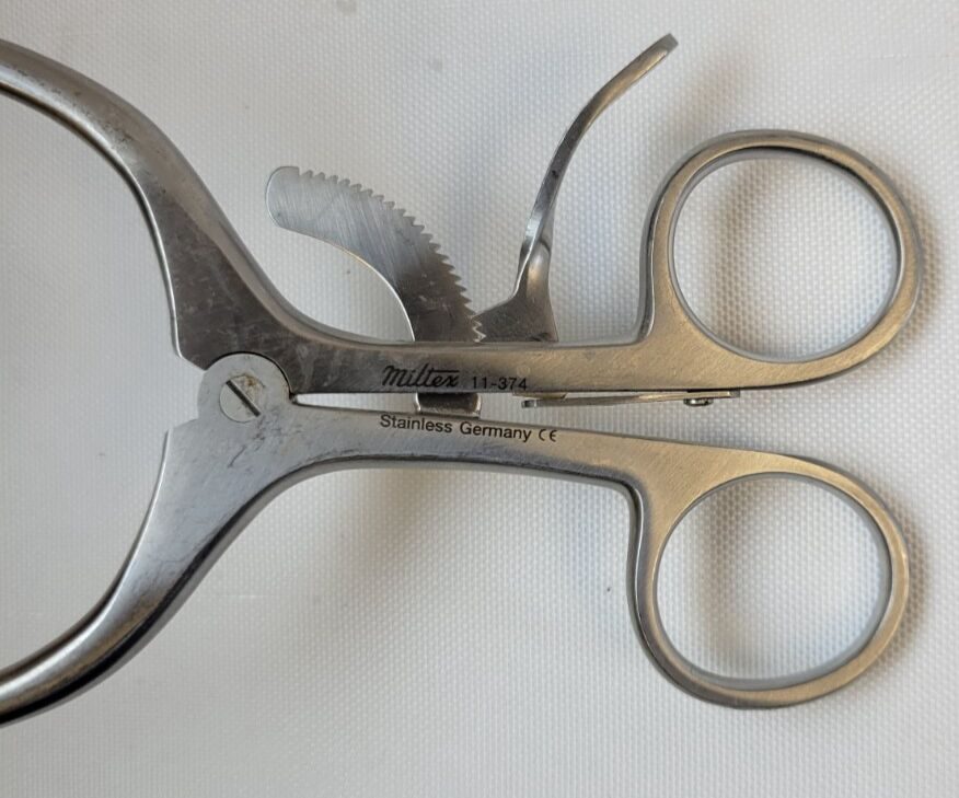 MILTEX 11-374 Rigby Appendectomy Retractor Grip Lock 6 3/4" — photo 7