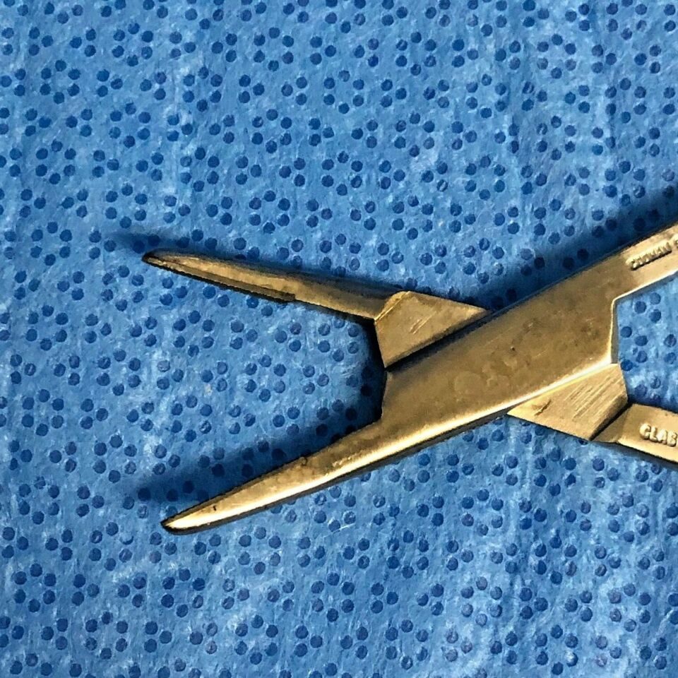 CODMAN 36-4010 Classic Plus 8" Heaney Needle Holder — photo 6