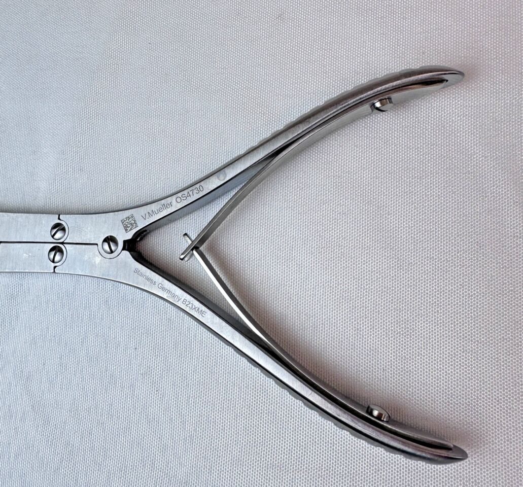 V. MUELLER OS4730 Plier Handle Straight Sharp Beak Tips Bone Cutting Forcep — photo 2