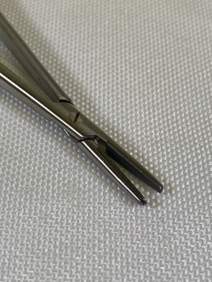 SSI ULTRA 32444 Castroviejo Needle Holder w/ Catch 7" Flat Handle T/C Jaws — photo 5
