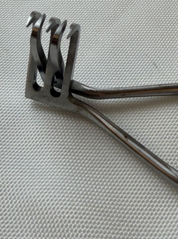 INNOMED 5066 Chung Weitlander Retractor 2x3 25mm Sharp Prongs 4.5" Orthopedics — photo 4