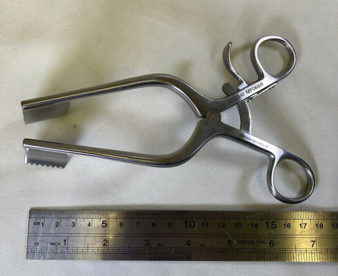 AESCULAP MF066R Meyerding Retractor 25mm x 51mm Blades Self Retaining — photo 7