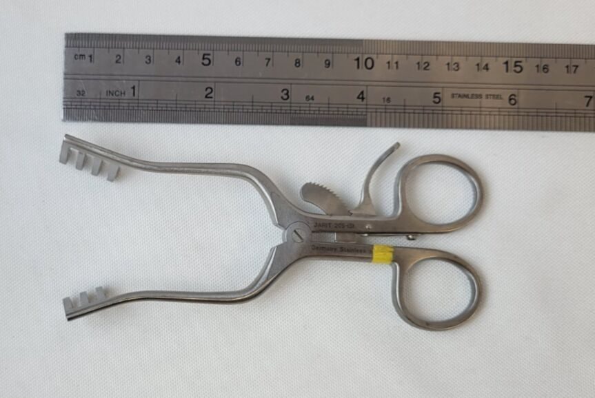JARIT 205-151 Weitlaner Retractor, Self-Retaining, Blunt, 3 x 4 Prongs, 5-1/2" — photo 10