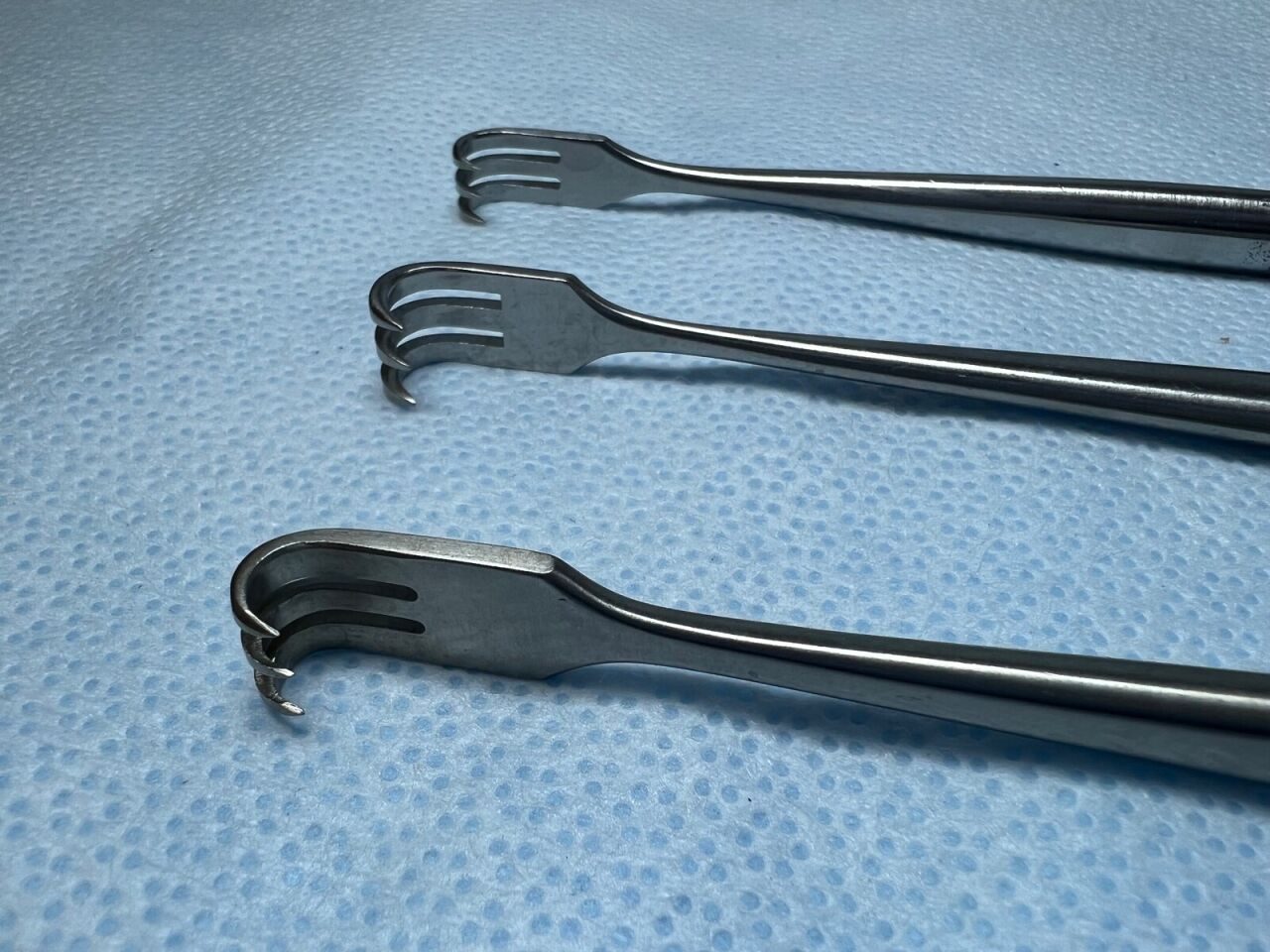 V. MUELLER  3 Prong Double-Ended Retractors — photo 2