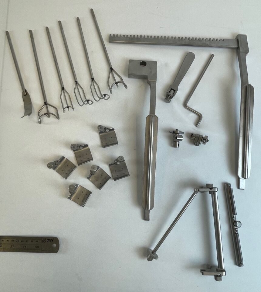 VARIOUS  Kapp Cosgrove Mitral Valve Retractor System w/ Sterilization Case — photo 12