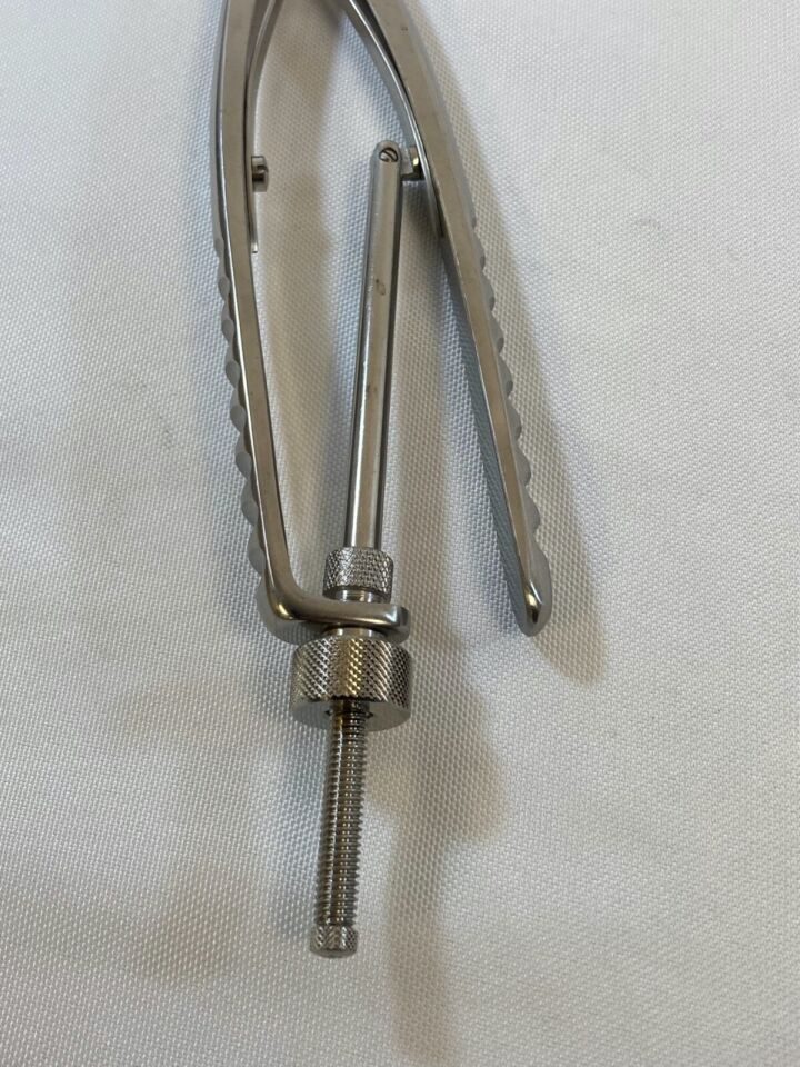 ZIMMER 3117-03 Self-Retaining Bone Forceps 2 Prong Swivel Angled Jaw — photo 6