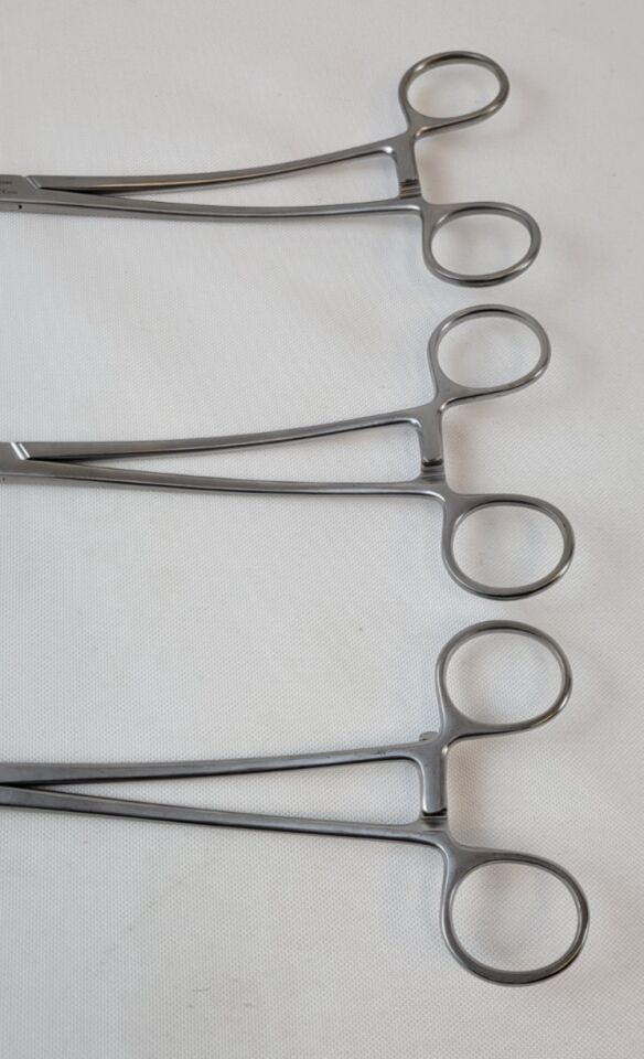 V. MUELLER CH6280 Cooley Aortic Aneurysm Clamp Slightly Curved 10-1/2" Cardio — photo 3