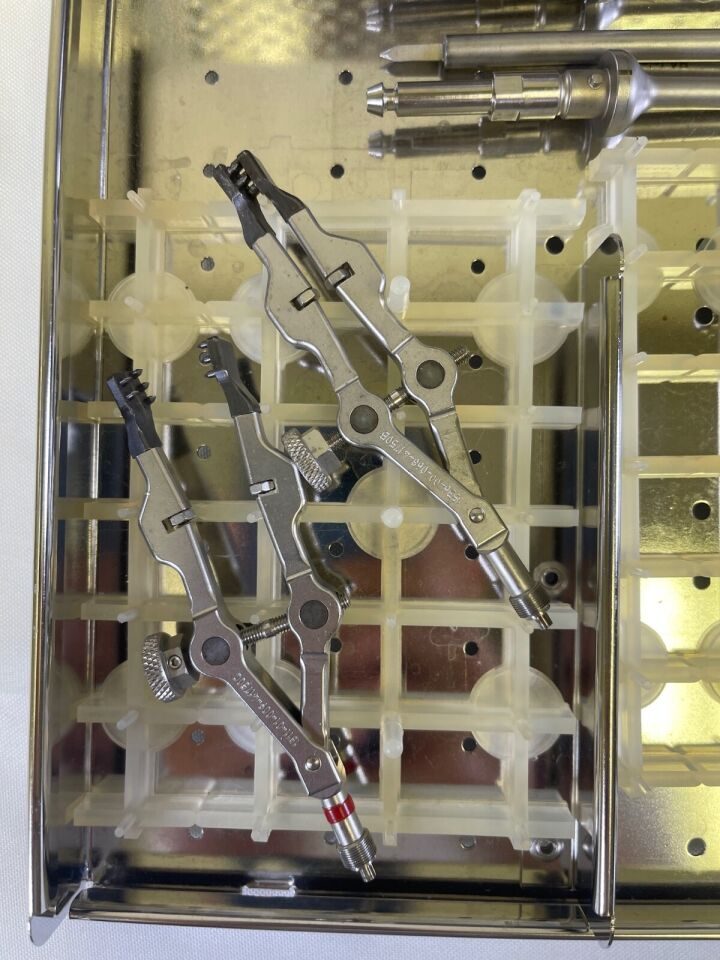 BRAINLAB VectorVision 12 Piece  Spine Instrument Set — photo 2
