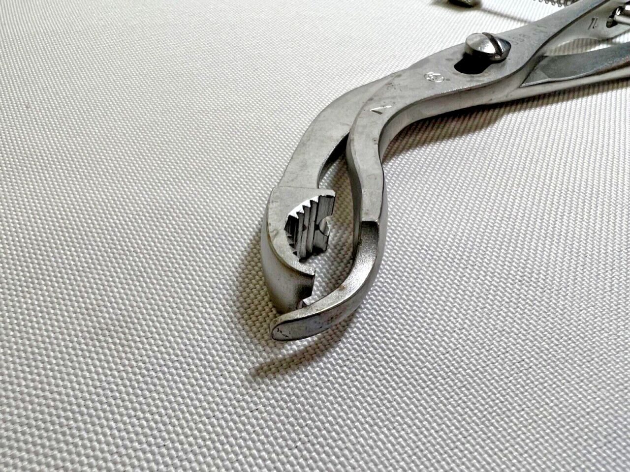 SYNTHES 398.81 Self-Centering Bone Forceps w/ Speed Lock — photo 4