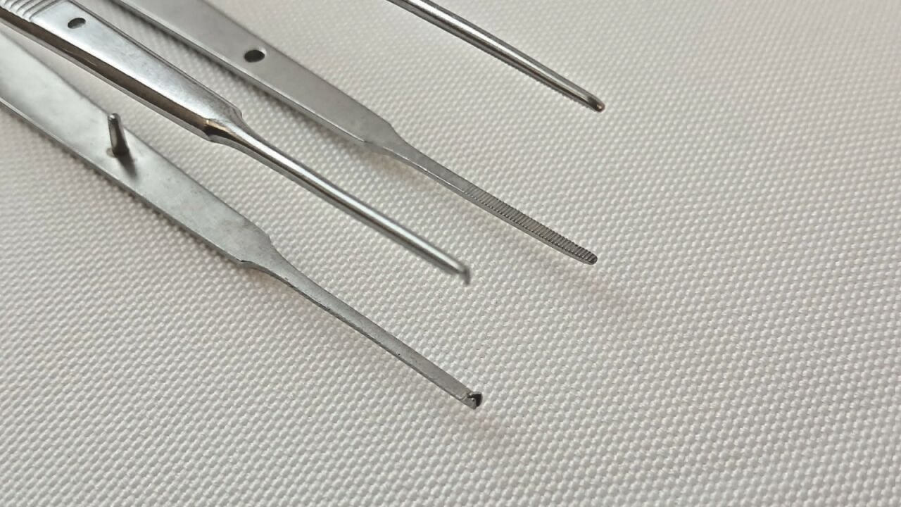AMERICAN MEDICALS CB31023 & CB30223 2Pc Gerald Forceps Set 1x2 Teeth & Serrated — photo 3