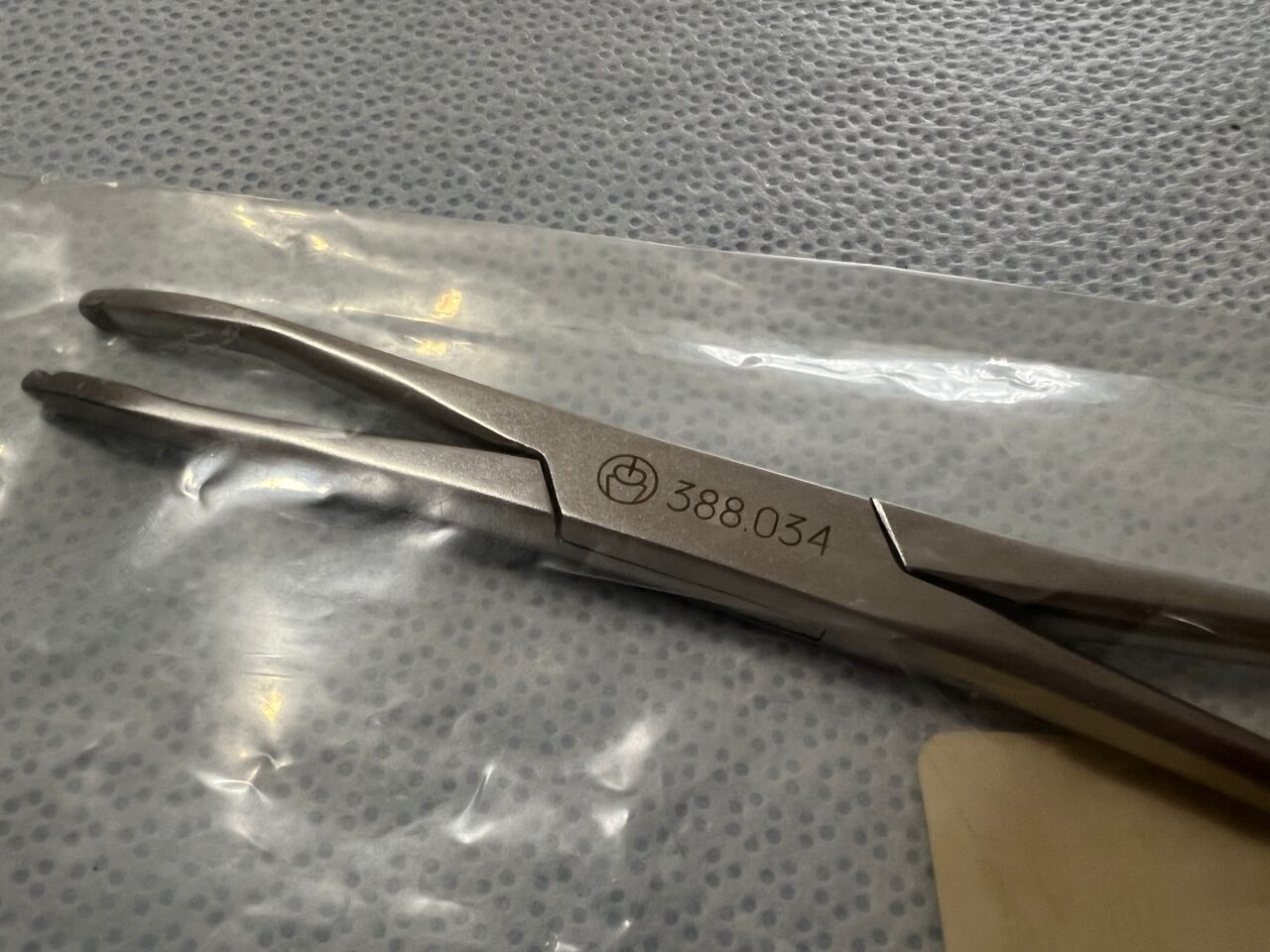 SYNTHES 388.034 Clamp Holding Forceps — photo 2