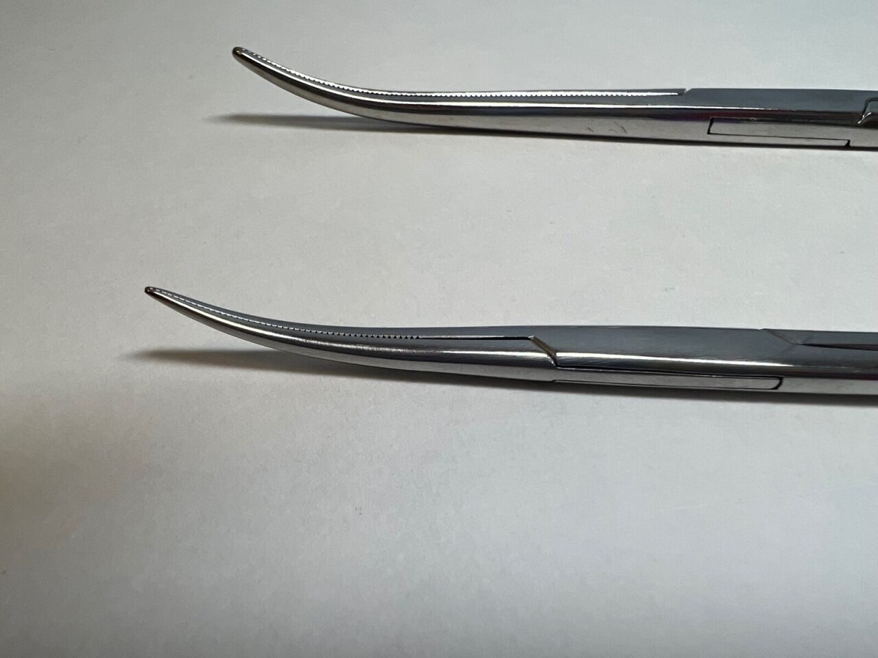 Curved Hemostatic Crile Forceps — photo 2
