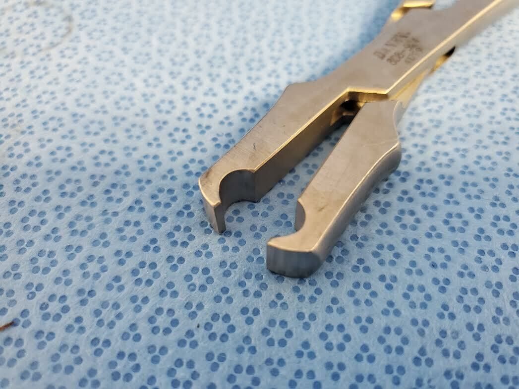 MEDTRONIC 808-524 6.5mm Rod Holding Forceps — photo 4