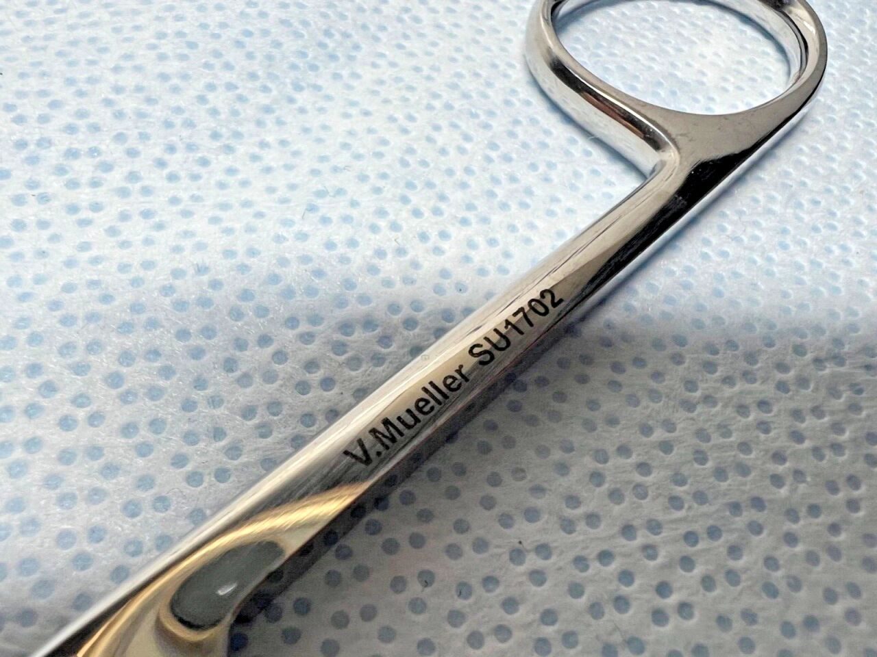 V. MUELLER SU1702 Straight Blunt/Sharp Operating Scissors — photo 3