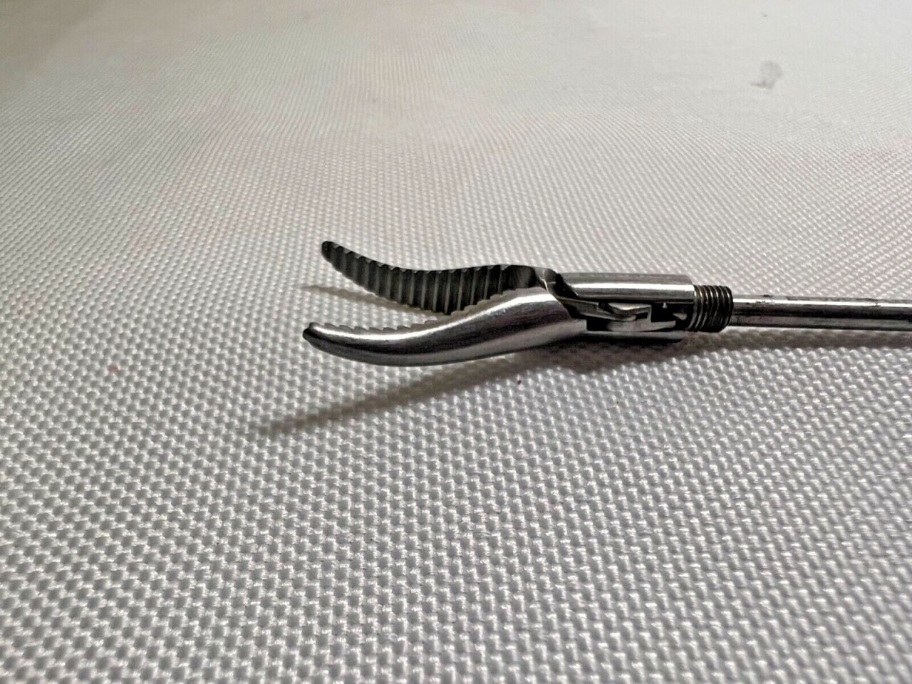 ENCISION ES0501 Monopolar Curved Maryland Dissector Insert 17mm X 35cm — photo 2