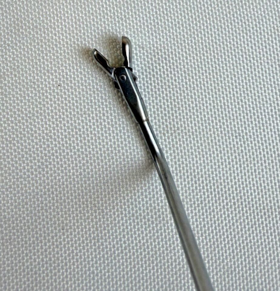 KARL STORZ 650222 Double Spoon Forceps Horizontal Opening 70° Upturned 13cm — photo 3