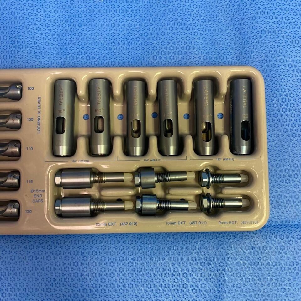 SYNTHES SPIRAL Blade Implants — photo 4