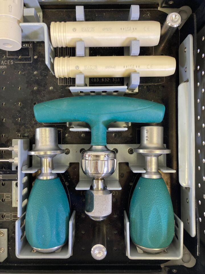SYNTHES Custom — photo 15