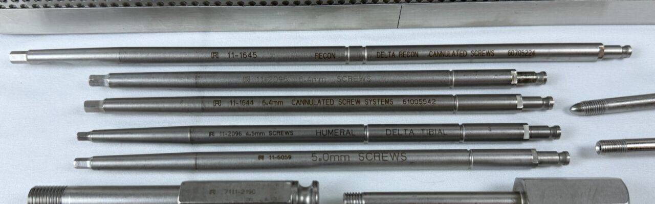 SMITH & NEPHEW 11-5175 Russell Taylor Femoral/Delta Femoral/Tibial Instrument Set — photo 7