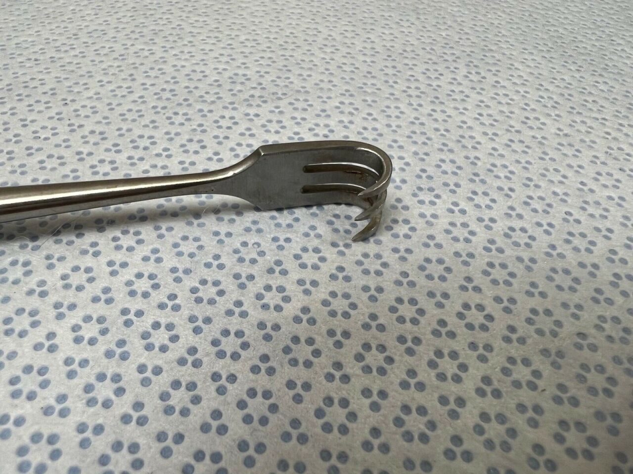 NOVO SURGICAL G3116-19 Double Ended Sharp 3 Prong Ragnell Retractor — photo 2