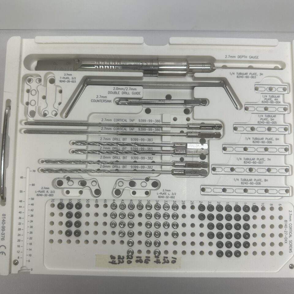 DEPUY  2.7mm Plates and Screws — photo 5