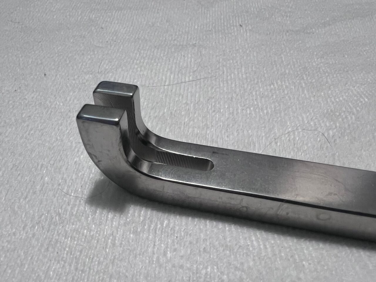SYNTHES 329.08 Bending Iron For Reconstruction Plates 3.5/4.5mm — photo 3