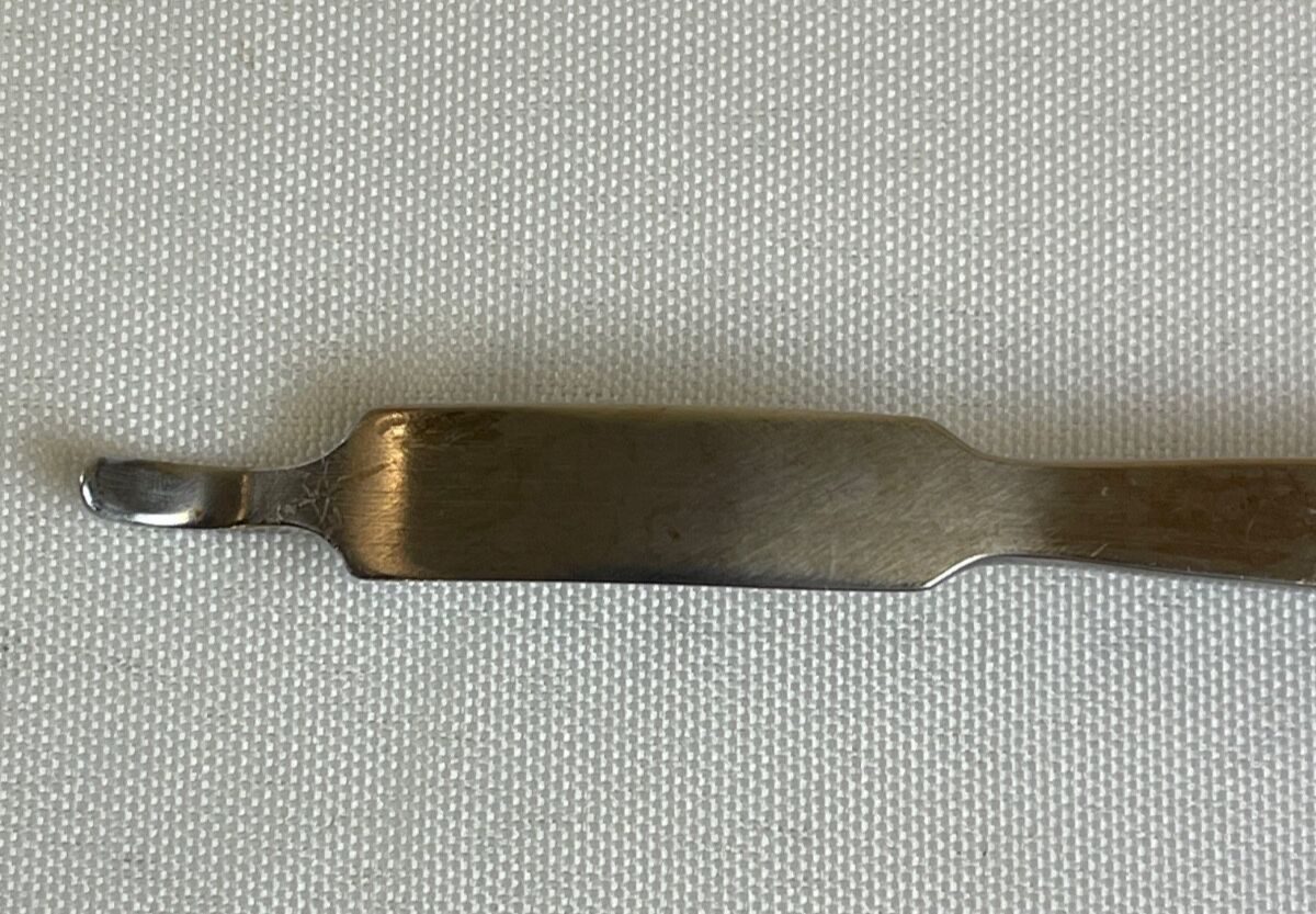 KMEDIC KM46832 KM 46-832 Mini Hohmann Retractor 8mm x 6.5" Orthopedics Trauma — photo 3