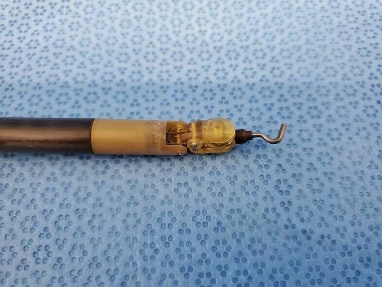 INTUITIVE SURGICAL 420183 Da Vinci 8mm Permanent Cautery Hook — photo 2