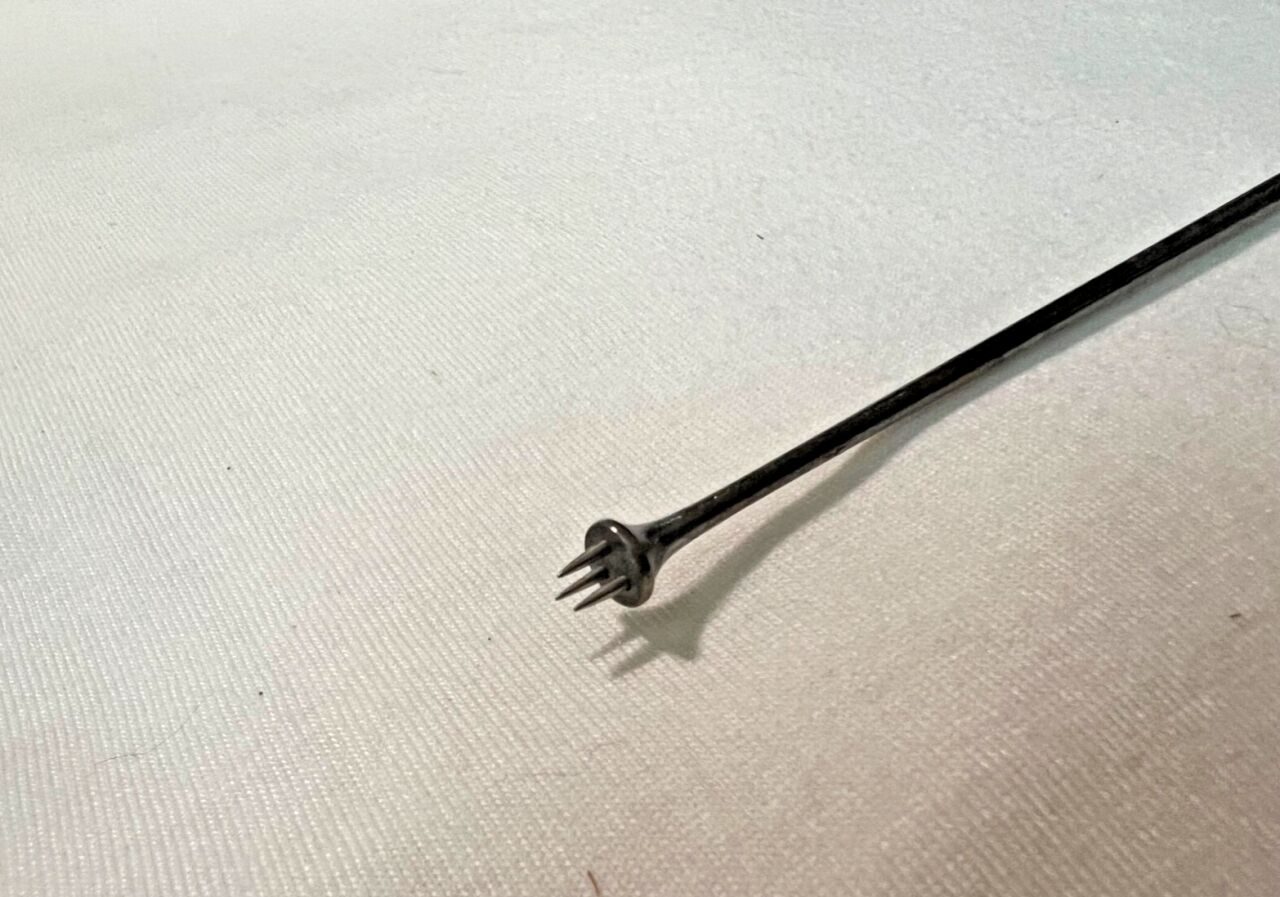 AESCULAP FF624R Surgical Hardy Fork 9-5/8" Length — photo 3