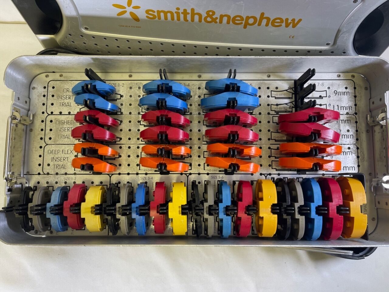SMITH & NEPHEW 7144-3113 Genesis II  CR Tibial Insert Trial Tray — photo 4