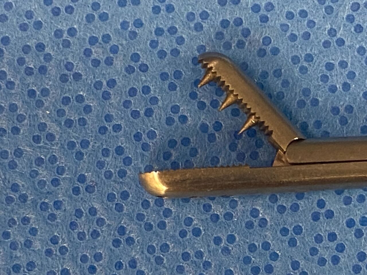 ZIMMER 60-3950-030 Ratcheting Spiked Grasping Forceps — photo 4