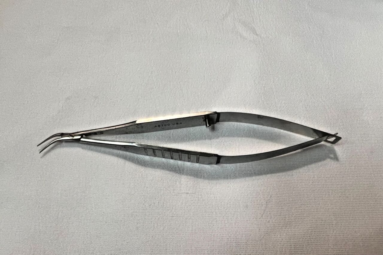 ASICO AE-4211 Laydes Lens Holding Forceps 10mm Angle-Tip X 45deg Jaws X 4-1/4" L