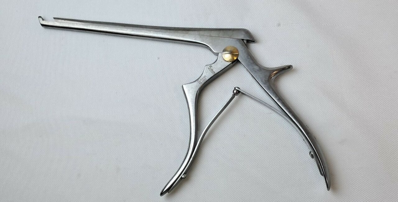 CODMAN 53-1509 Cervical Kerrison Rongeur 45deg Up 5mm Bite Thin Footplate 7" Shaft