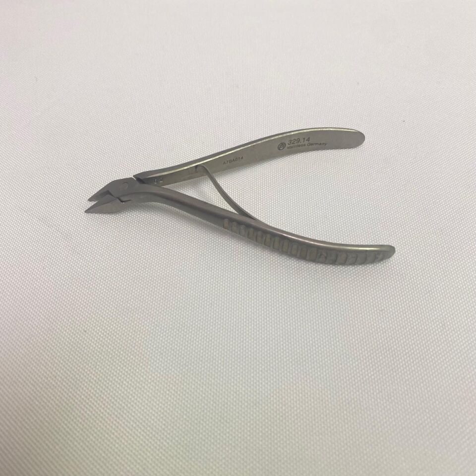 SYNTHES 329.14 Bending Pliers — photo 1