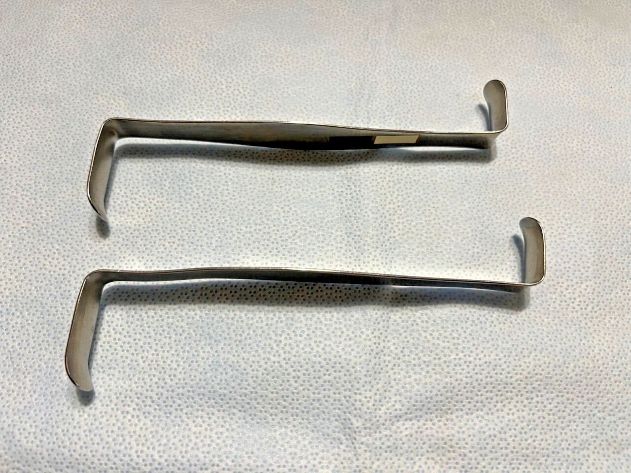V. MUELLER SU3722 Set Of 2 Crile Double-Ended Retractor 6" — photo 1