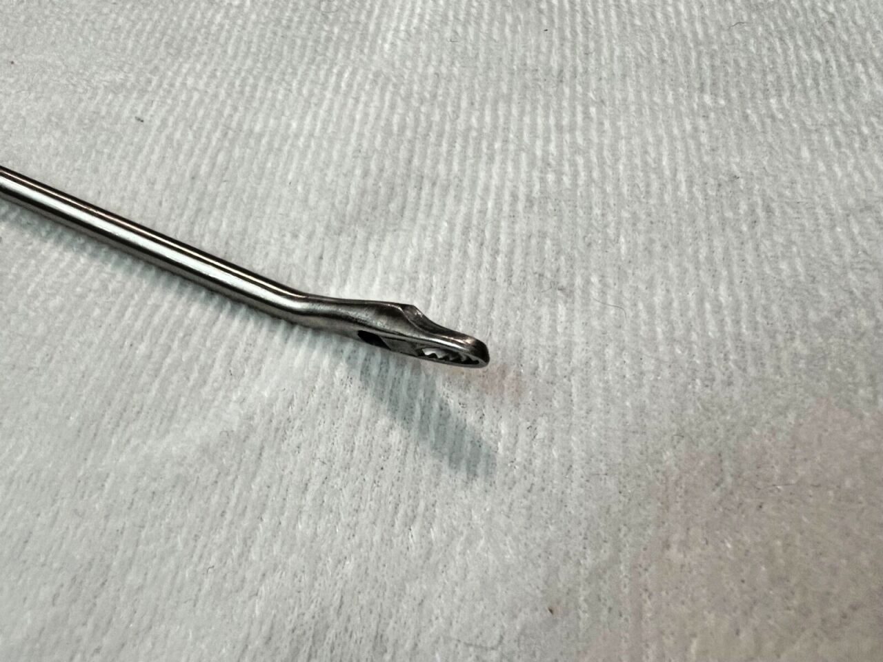 XOMED 3711210 4.5" WL Weil-Blakesley Thru-Cut Forcep 2.5mm Serrated Right Angle — photo 4