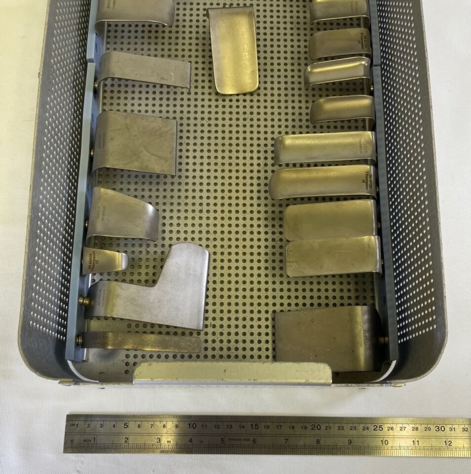 THOMPSON SURGICAL Various Cervical Retractor Blades Set w/ Case — photo 13