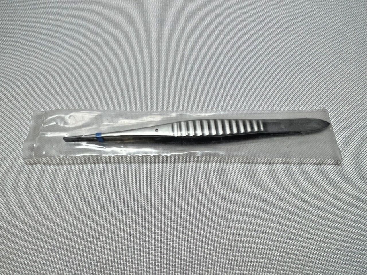 GSOURCE gS17.2010 Gillies Forceps 6" Serrated Teeth 1x2