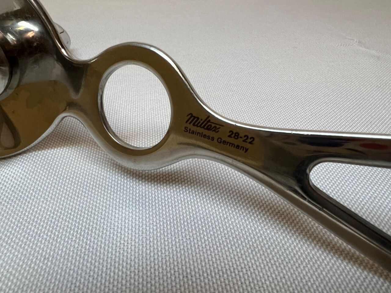 MILTEX 28-22 2-3/4 Long X 3/4" Inside Dia. Hirschman Medium Sized Anoscope — photo 2