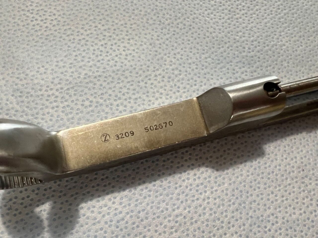 ZIMMER 3209 Lowman Single Prong Orthopedic Bone Clamp 30mm x 18cm — photo 3