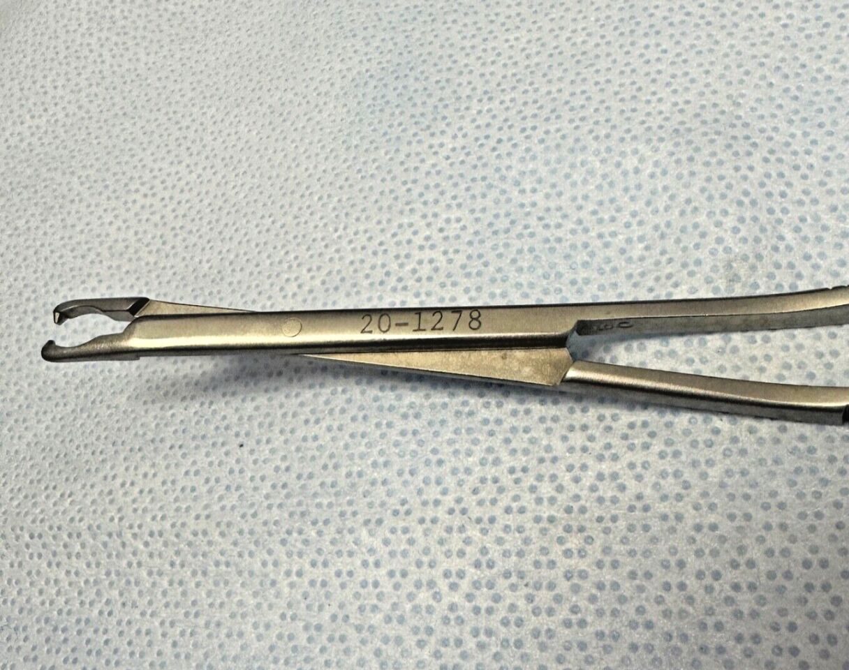 CODMAN 20-1278 McFadden Vari-Angle Clip Applier Forceps — photo 3