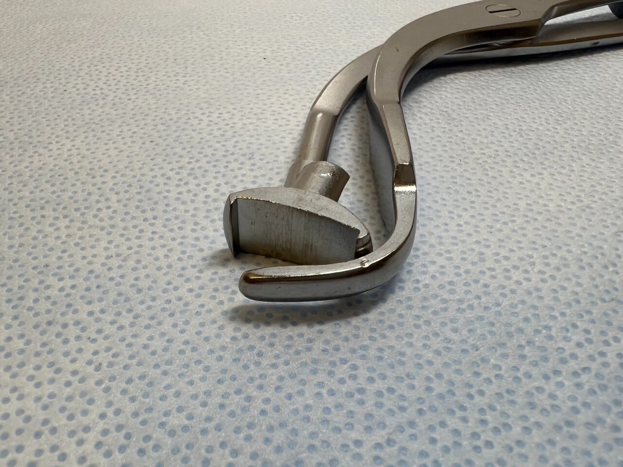 SYNTHES 398.813 Size 2 Swivel Foot Plate Holding Forceps — photo 3