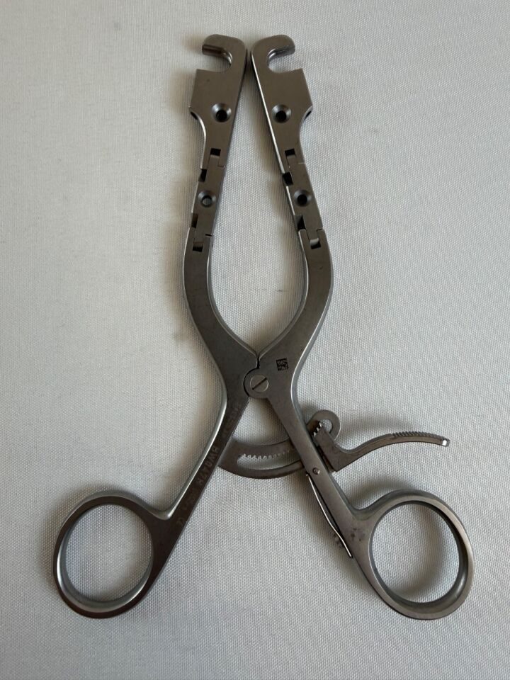 AESCULAP CASPAR CCR Longitudinal Retractor BW047R  Frame Cervical Neuro Ortho